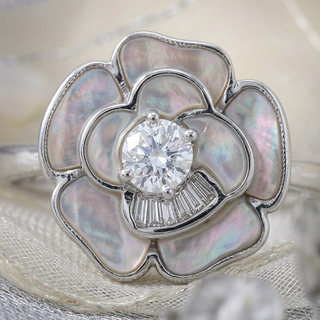 Twist Oval Cluster Ring