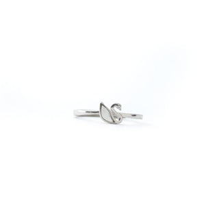 Buy duckling white iridescent fan shell ring online in 925 sterling silver – ocean inspired ring for women Keyona Jewellery